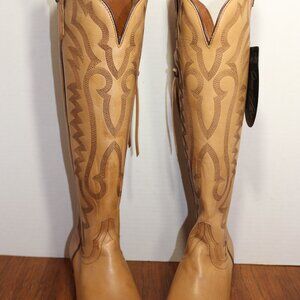 NEW IN BOX. DAN POST WOMEN'S HEARTLAND TALL TAN WESTERN BOOTS - SNIP TOE.